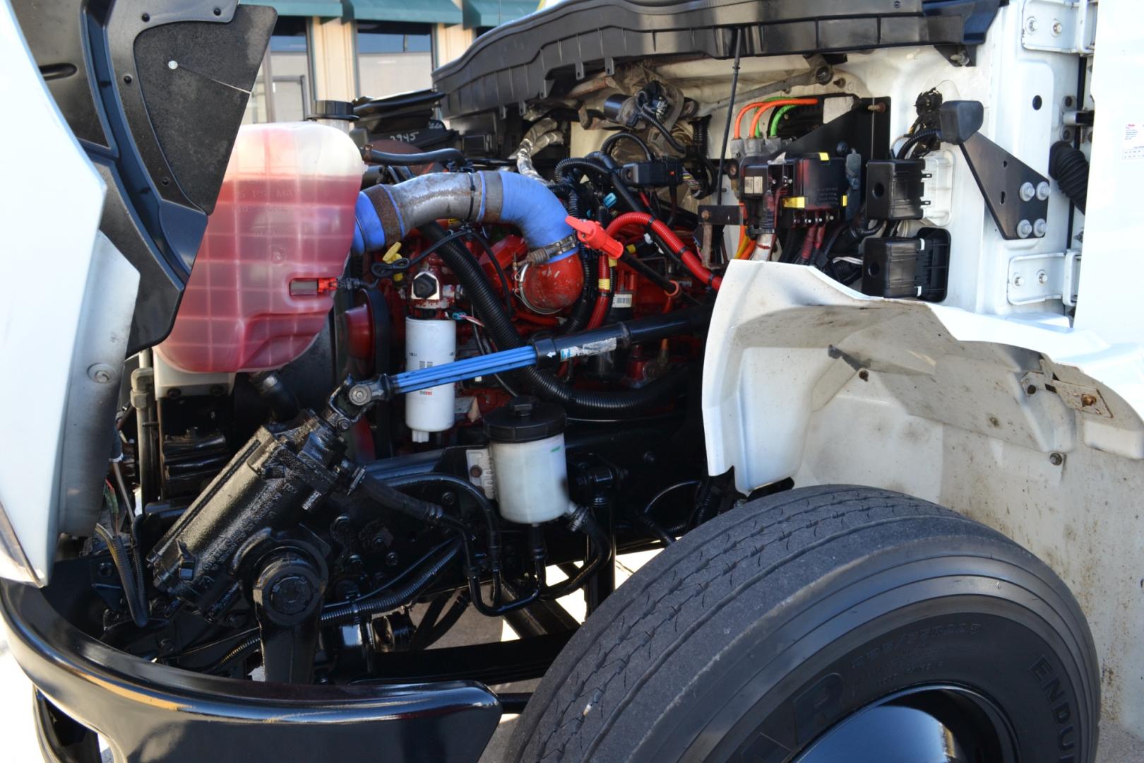 2016 WHITE /GRAY INTERNATIONAL 4300 with an CUMMINS B6.7L 260HP engine, ALLISON 2100HS AUTOMATIC transmission, located at 9172 North Fwy, Houston, TX, 77037, (713) 910-6868, 29.887470, -95.411903 - 25,999LB GVWR NON CDL, SUPREME 26FT BOX, 13'6FT CLEARANCE , HEIGHT 103" X WIDTH 102", MAXON 3,000LB ALUMINUM LIFT GATE, AIR RIDE, DUAL 40 GALLON FUEL TANKS, POWER WINDOWS & LOCKS, BENCH SEAT, RAMP, E-TRACKS - Photo#11